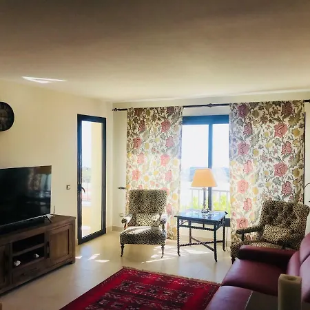 Apartment Lets In The Sun Samara *